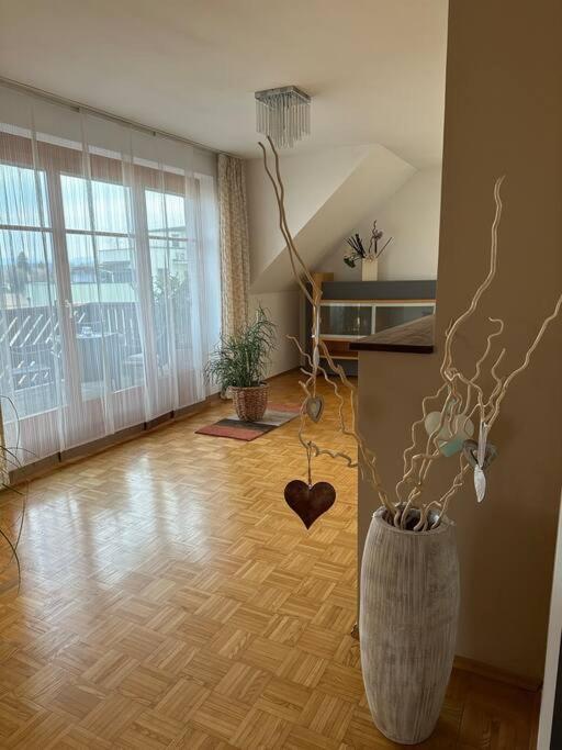 Freundliche Wohnung Naehe Weinstrasse Fuer 5 Personen Wagna Extérieur photo